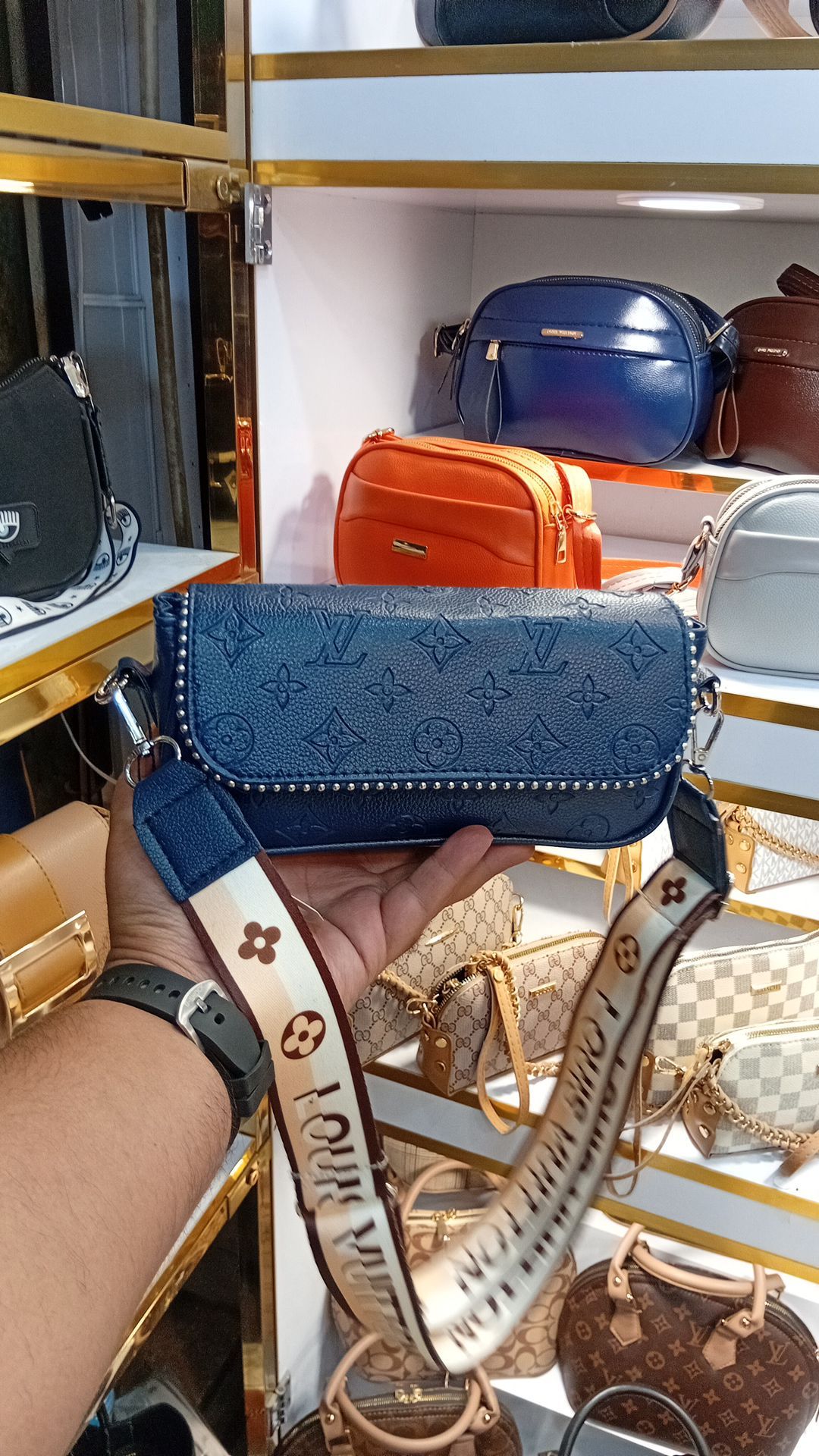 کیف زنانه چرم پاسپورتی لویی ویتون کد P3_1911