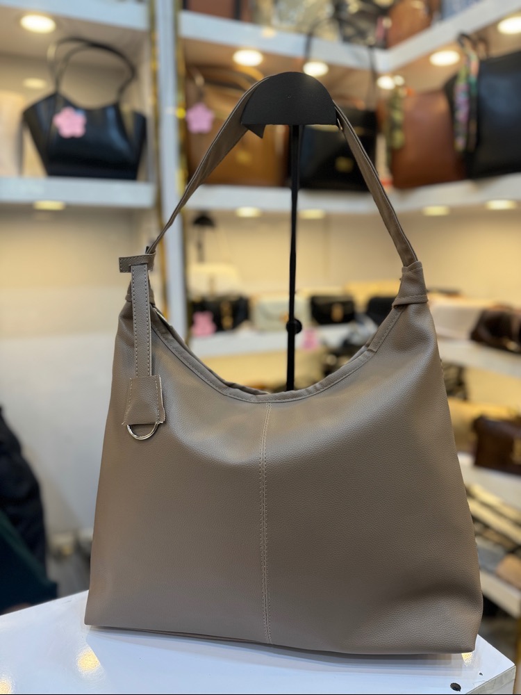 کیف اسپرت زنانه چرم همراه آویز کد S2_020034